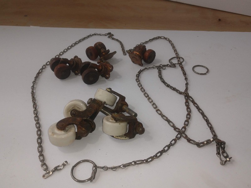 lot 26 image: Vintage Porcelain Casters, Brass Casters and Vintage Chains