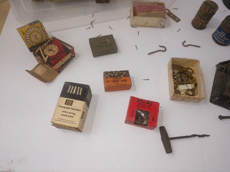 lot 27 image: Vintage Door Locks and Vintage Hardware