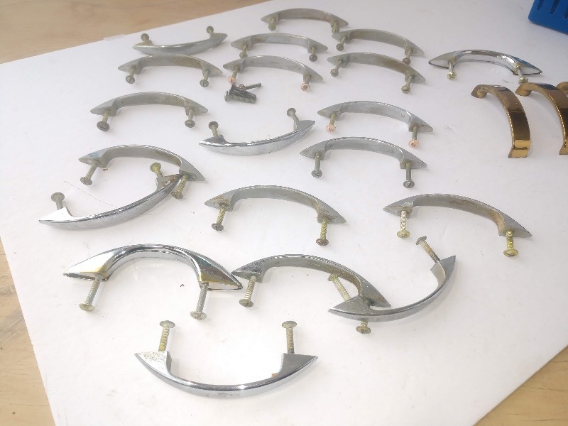 lot 31 image: Cabinet Handles and Brass Cabinet Handles
