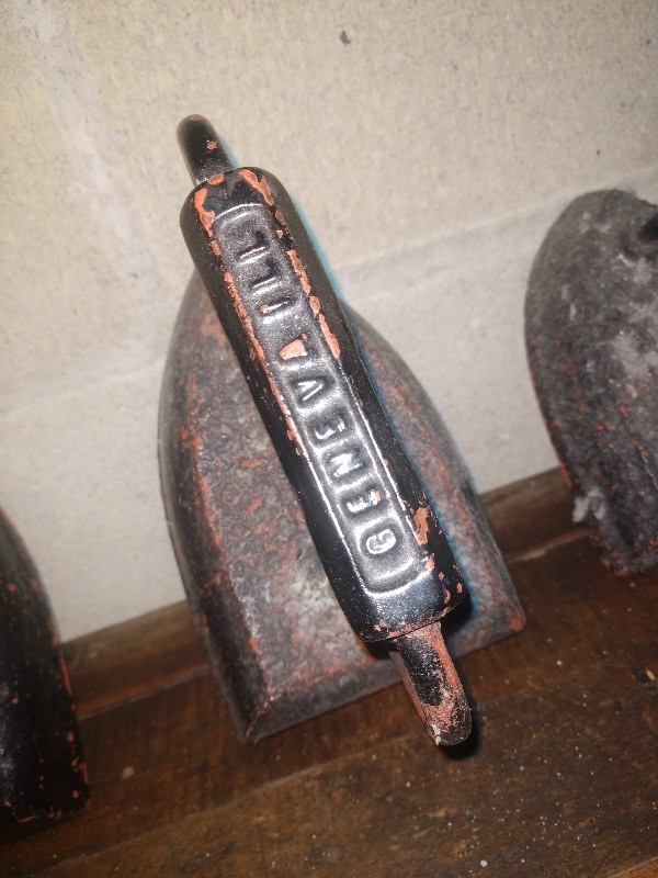 lot 38 image: Antique Flat Irons, Various Makes