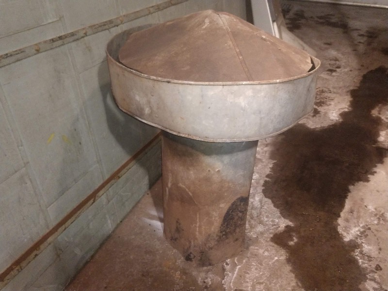 lot 10 image: Vintage Cupola Galvanized Vent 