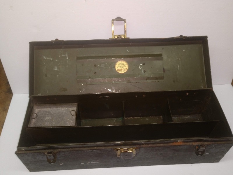 metal tackle box