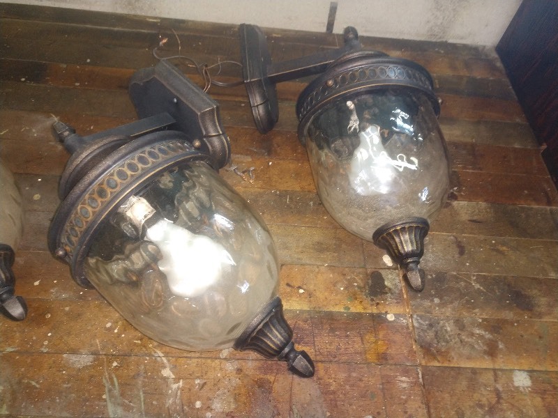 lot 103 image: Outdoor Light Sconce Fixtures (3)