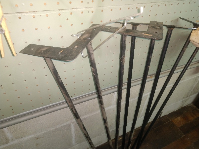lot 105 image: Hairpin Mid Century Table Legs