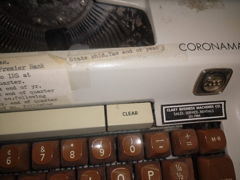 lot 108 image: Vintage Typewriter Smith-Corona Coronamatic
