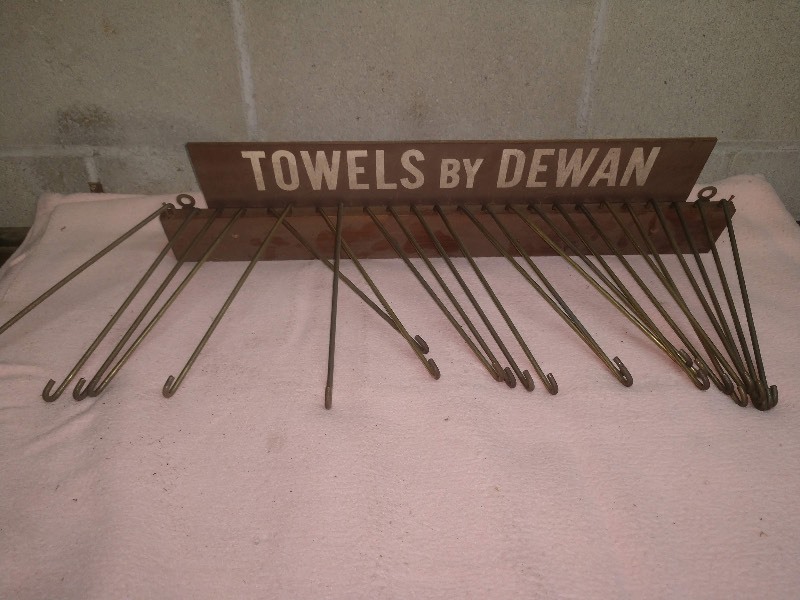lot 113 image: Primitive Wood TOWELS BY DEWAN Towel Hanging Wall Fixture