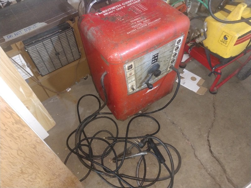 lot 4 image: POWERS ON Vintage Twentieth Century Heavy Duty Welder
