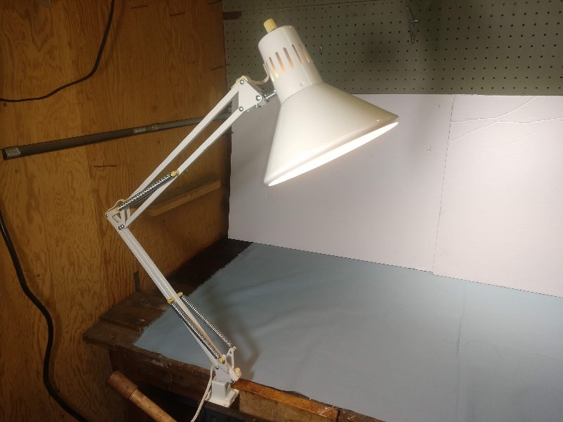 lot 59 image: Retractable Clamp Style desk Light (white)