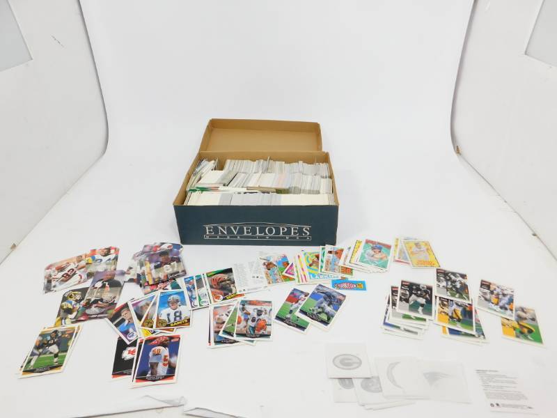 lot 39 image: Collectors Football Cards