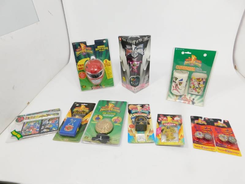 lot 57 image: Ten Mighty Morphin POWER RANGERS Items