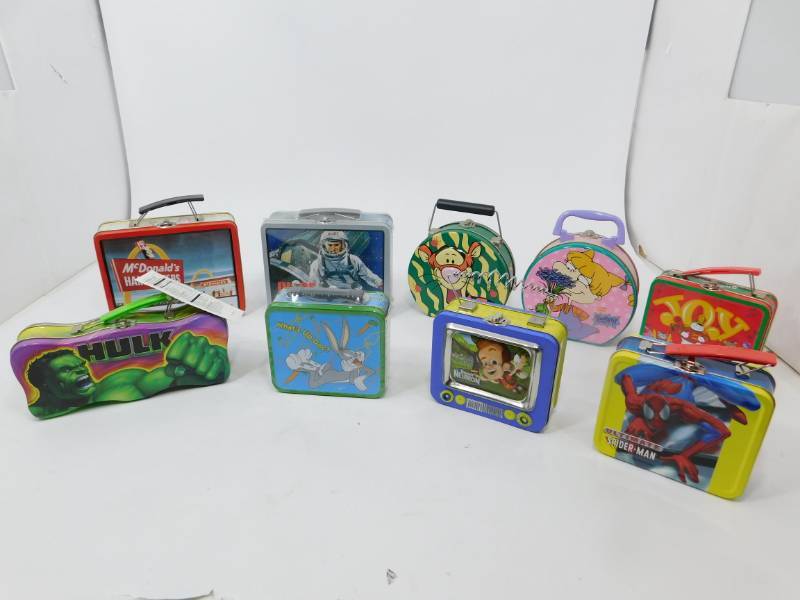 lot 83 image: Nine Lunch Pails