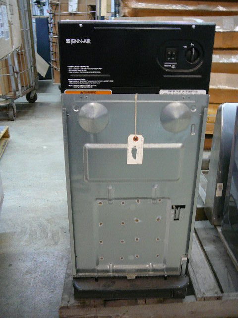 lot 42 image: Trash Compactor