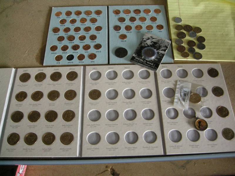 lot 17 image: Collectible Coins