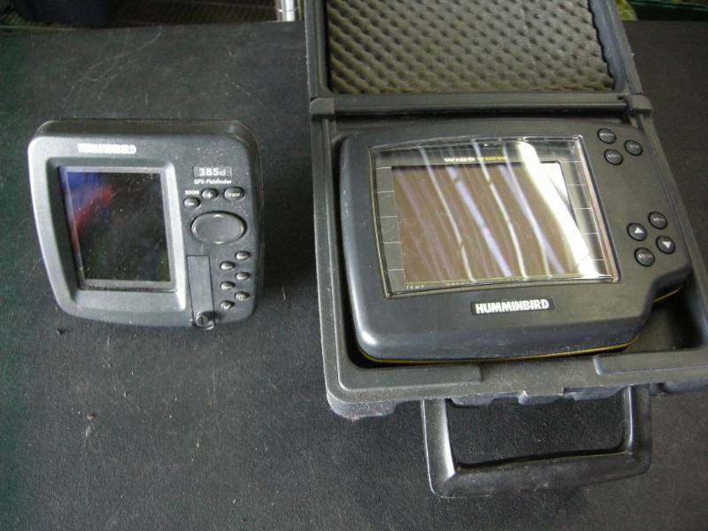 lot 48 image: 2 Humminbird Locators