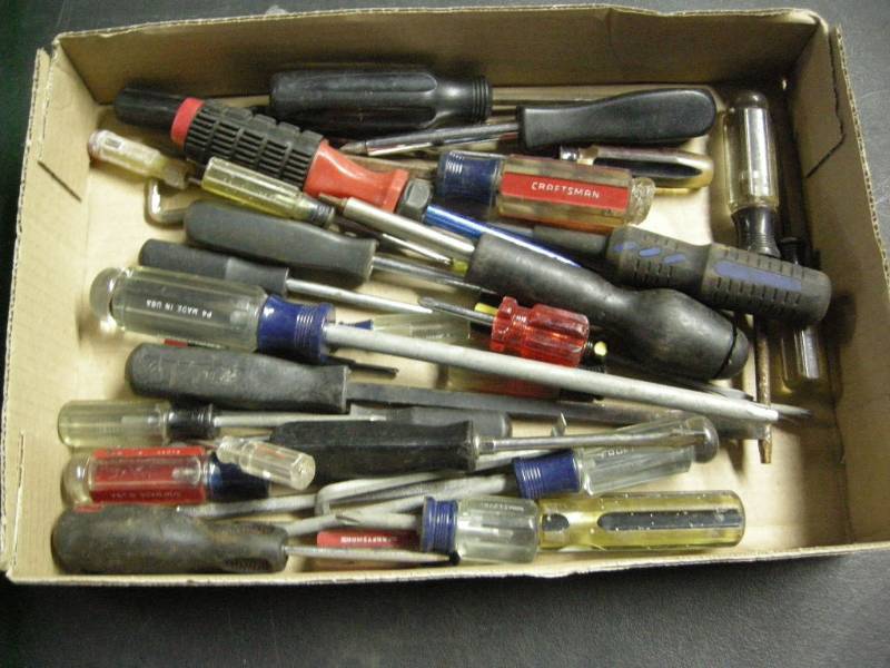 lot 67 image: Group Screwdrivers