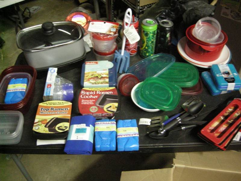lot 80 image: Kitchen Gadgets