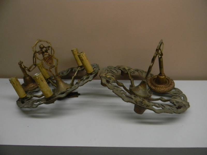 lot 14 image: ANTIQUE 2 HEAVY CAST LIGHTS - VERY RARE - SELLING FOR $100.00 PER LIGHT - SEE PICTURES