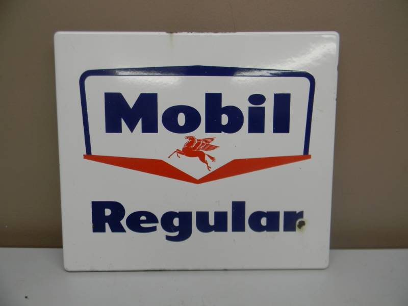 lot 33 image: MOBIL GAS PEGASUS PORCELAIN PUMP PLATE - APPROX 14 BY 12 - SEE PICTURES
