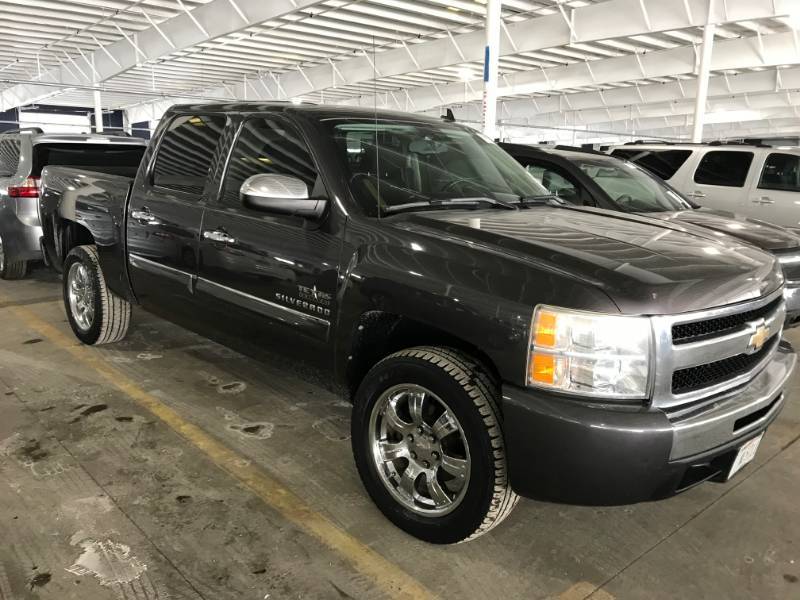 lot 12 image: 2010 Chevrolet Silverado LT Texas Edition