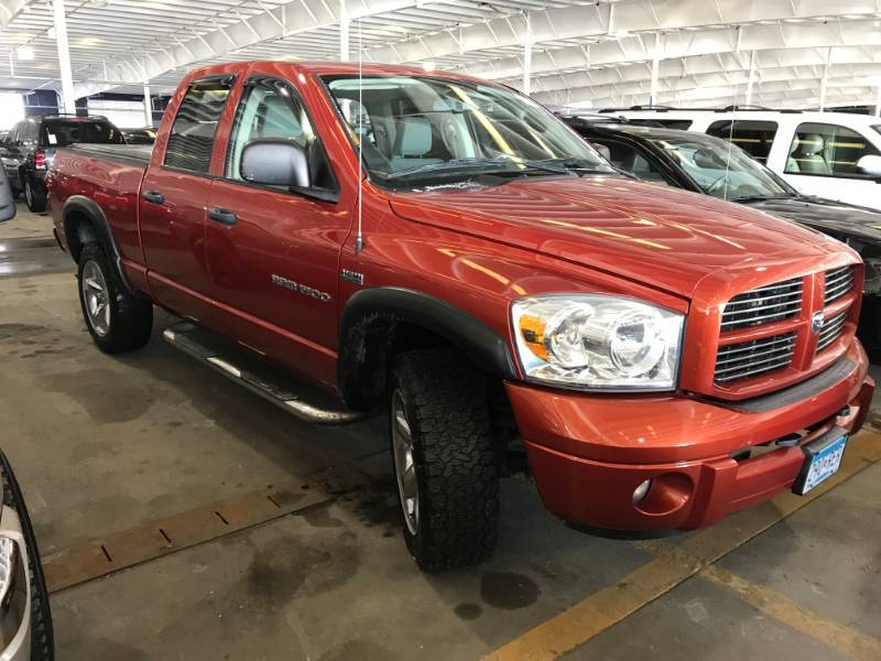 lot 18 image: 2007 Dodge Ram 1500 SLT 4x4 Hemi