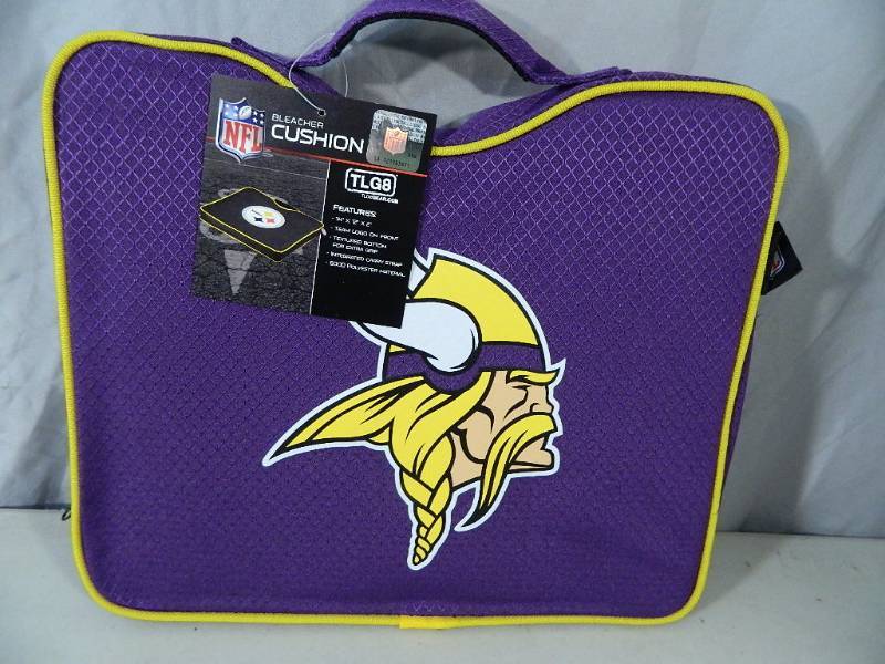 lot 15 image: New Minnesota Vikings Seat Cushion