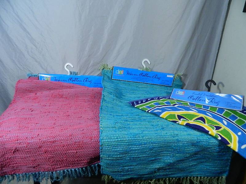 lot 33 image: 3 New Cotton Woven Rugs