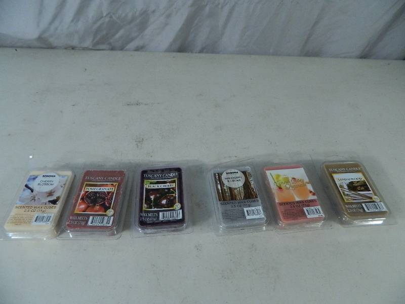 lot 58 image: 6 New Scented Wax Melts