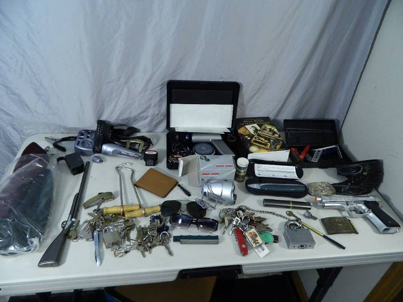 lot 87 image: Belt Buckles, Keys, Tools, Assorted Collectibles.