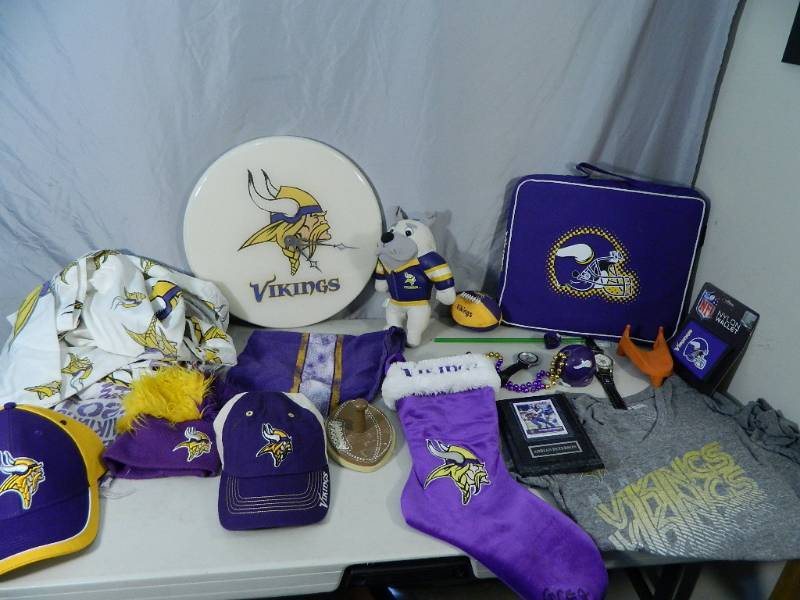 lot 92 image: Assorted New and Used Vikings Items