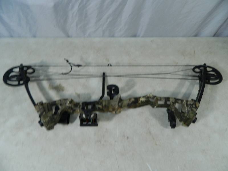 lot 97 image: Barnett Vortex Hunting Bow