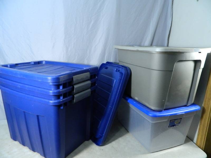 lot 101 image: 5 Assorted Totes with Lids