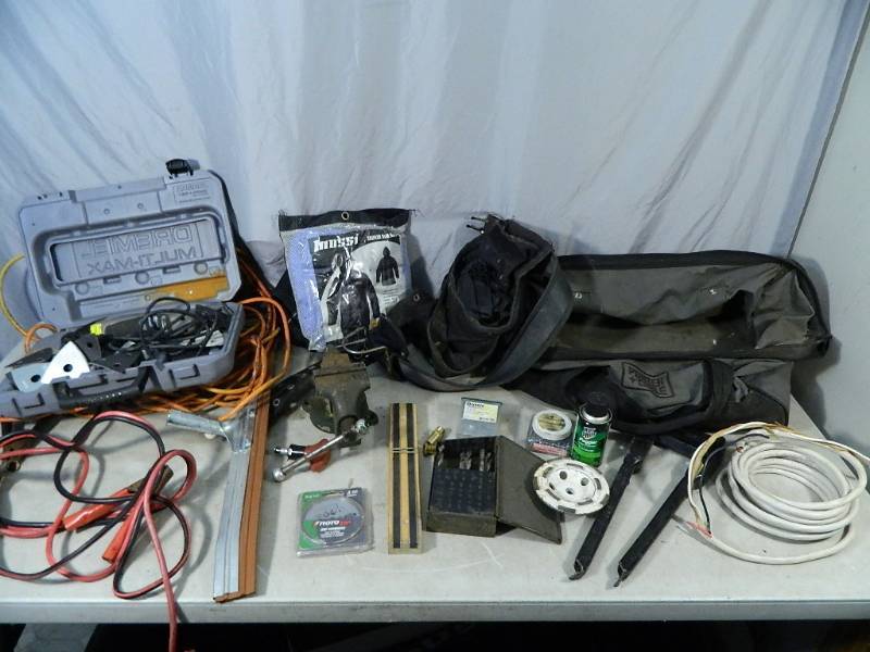 lot 112 image: Dremel Sander, Shop Supplies, Vise, Etc