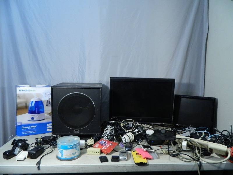 lot 141 image: Assorted Electronics