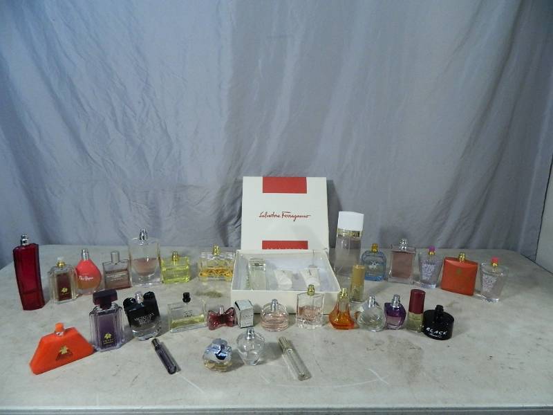 lot 150 image: Expensive Perfumes