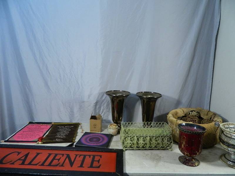 lot 155 image: Home Decor