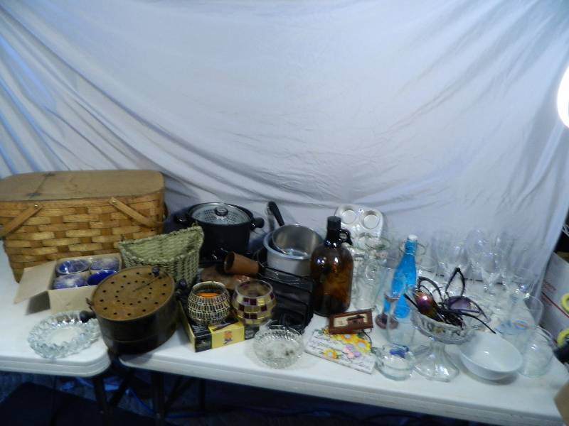 lot 169 image: Picnic Basket, Kitchen Items, Household, Etc