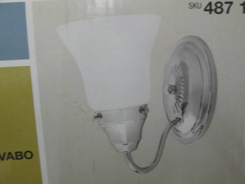 lot 256 image: Hampton Bay 1 Light Vanity Fixture ...