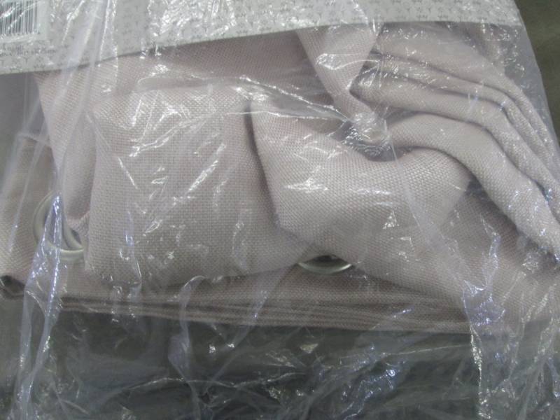 lot 192 image: Carling Blush Basketweave Textured ...