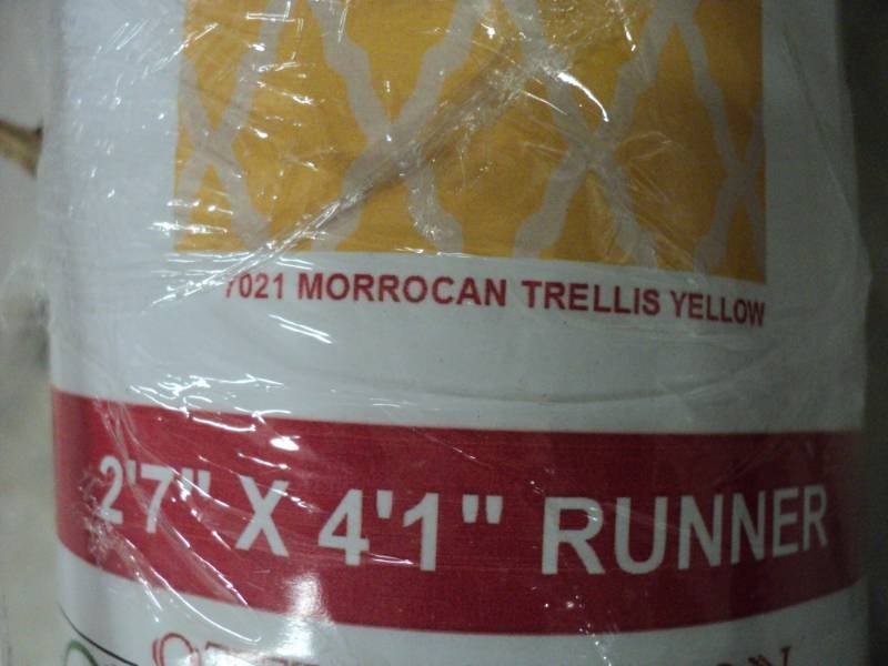 lot 23 image: Glamour Rug 2 7 x 4 1 yellowcr...