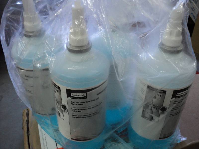 4- 54 oz Bottles Rubbermaid Foam Ha...