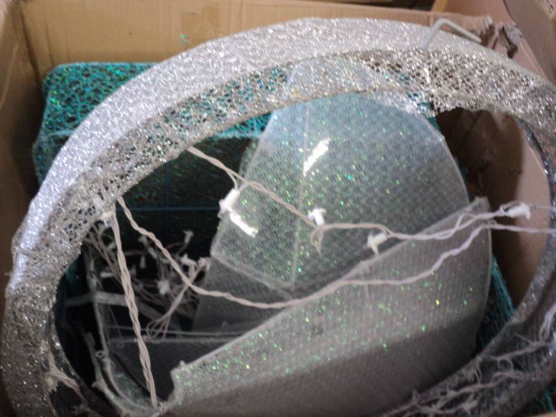 46 in 70 l LED Lighted Twinkling Di...
