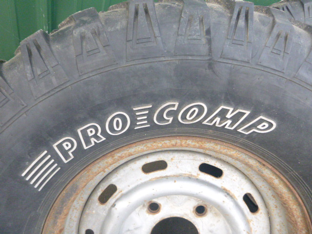 lot 49 image: 4 Tires on Rims