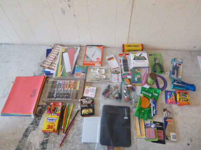 lot 16 image: Office Supplies