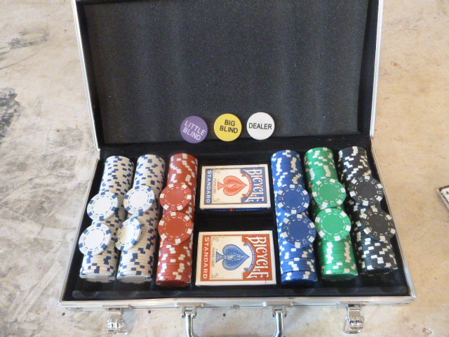 lot 23 image: Poker Chips