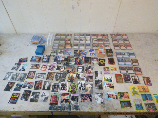 lot 34 image: Miscellaneous Trading Cards