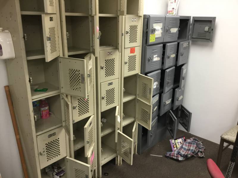 lot 14 image: Lockers