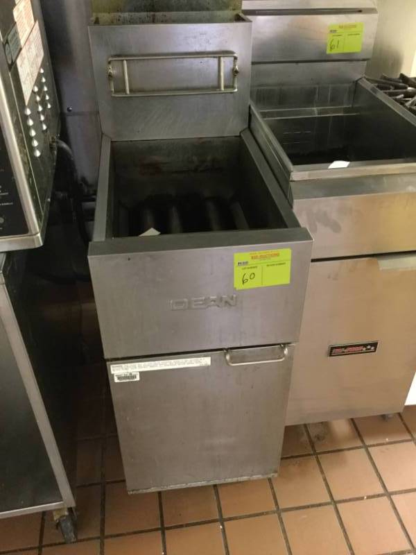 lot 60 image: Fryer