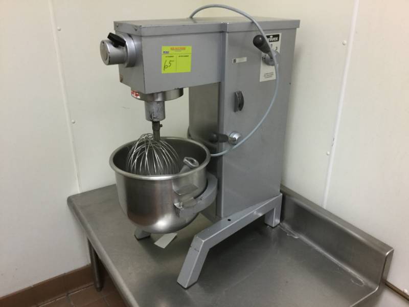 lot 65 image: Univex M20  20qt Mixer