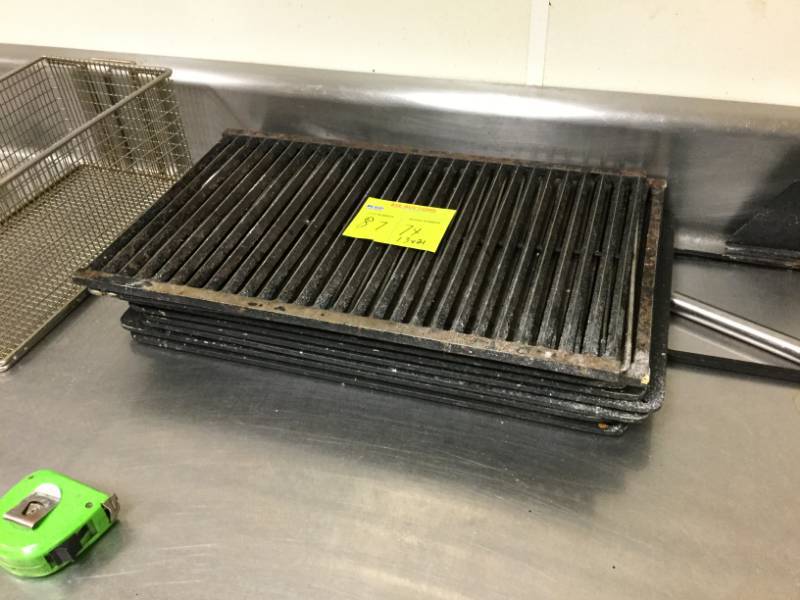 lot 87 image: Cooking Racks