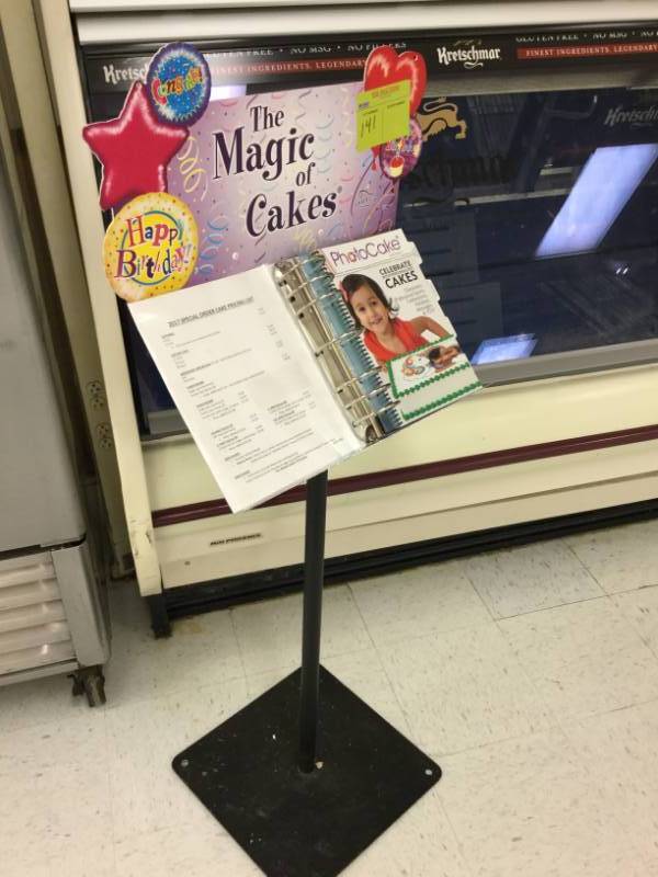 lot 141 image: Cake Ordering Station